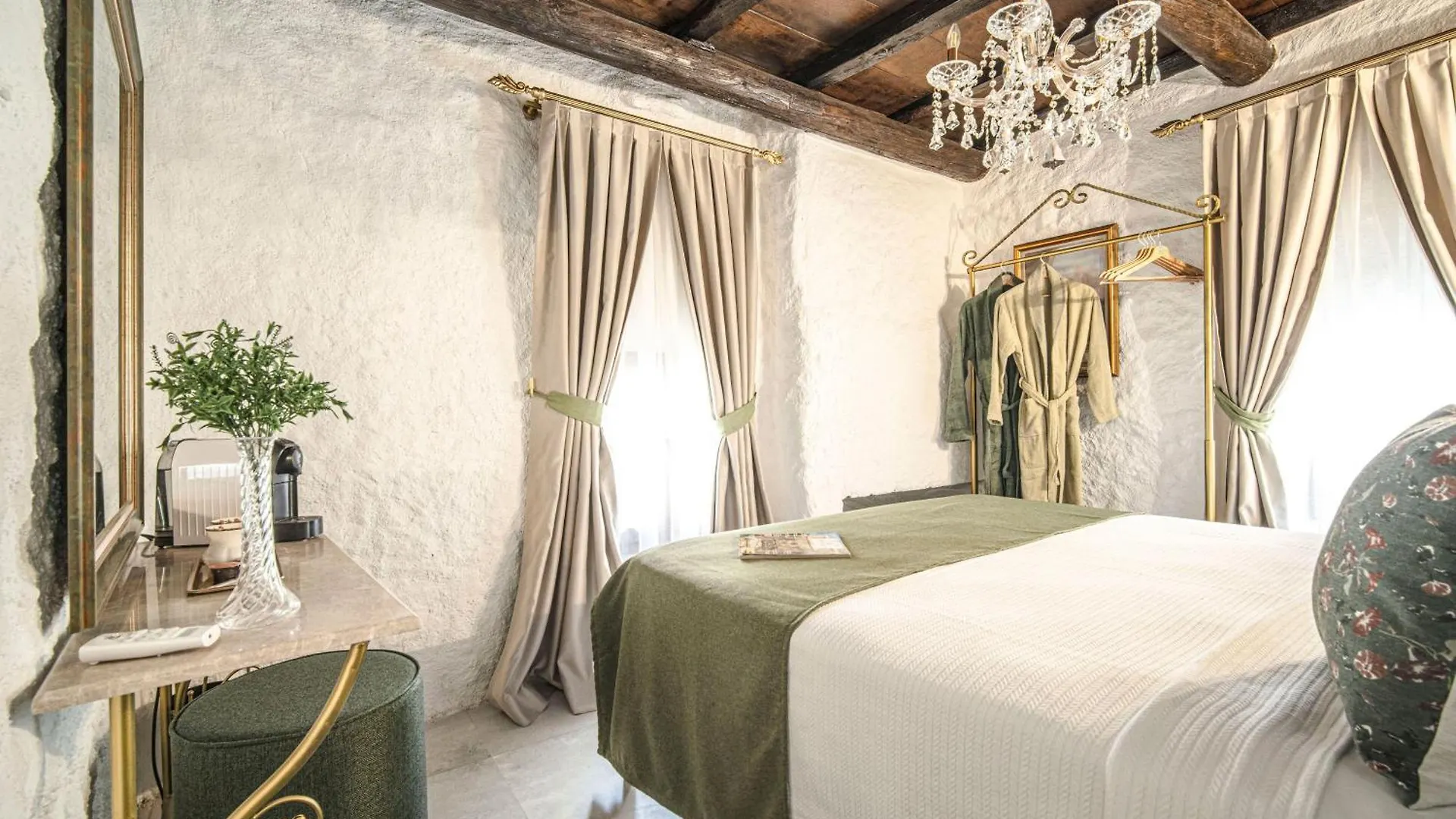 Voger Alacati Pino Hotel