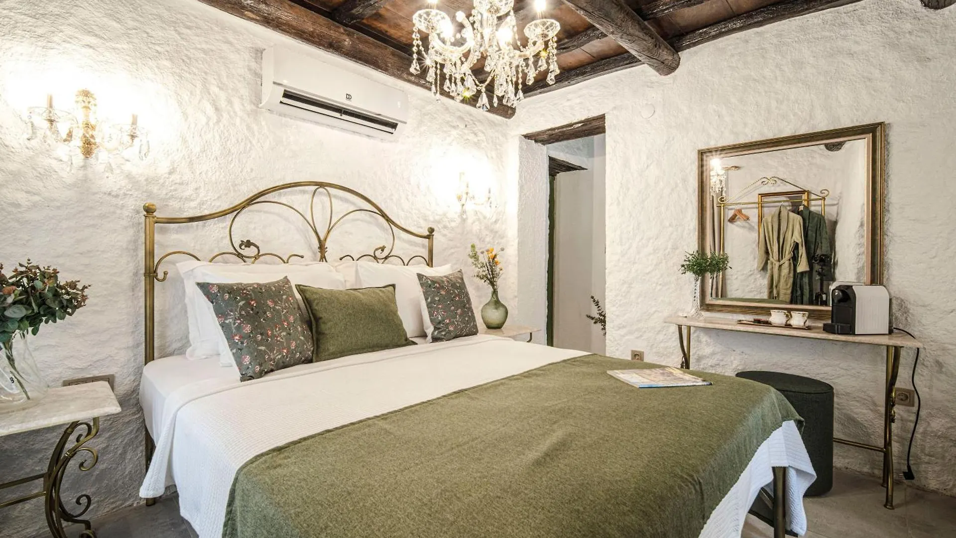 Voger Alacati Pino